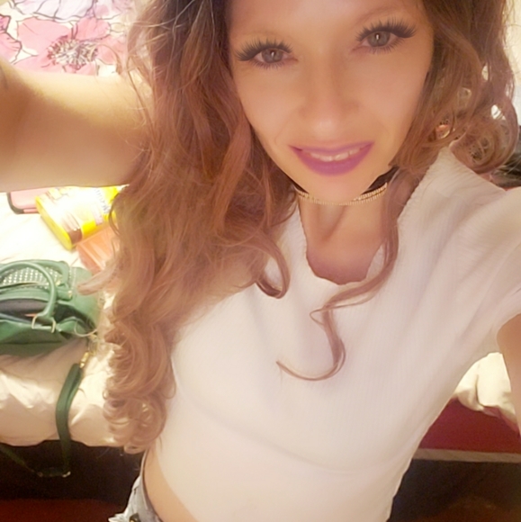 Meet your Posher, Aleesha - Picture 4 of 6